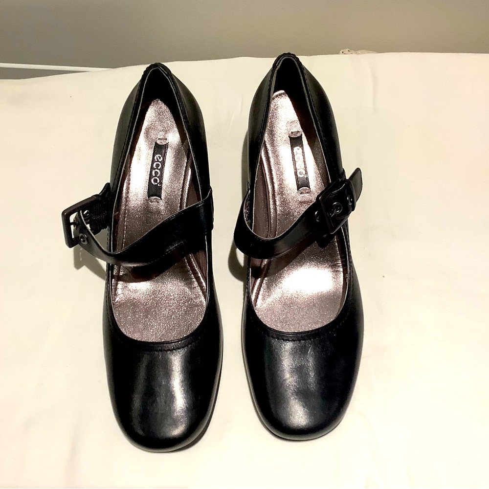 ECCO Women's Black Mary Jane Heel with Buckle Strap